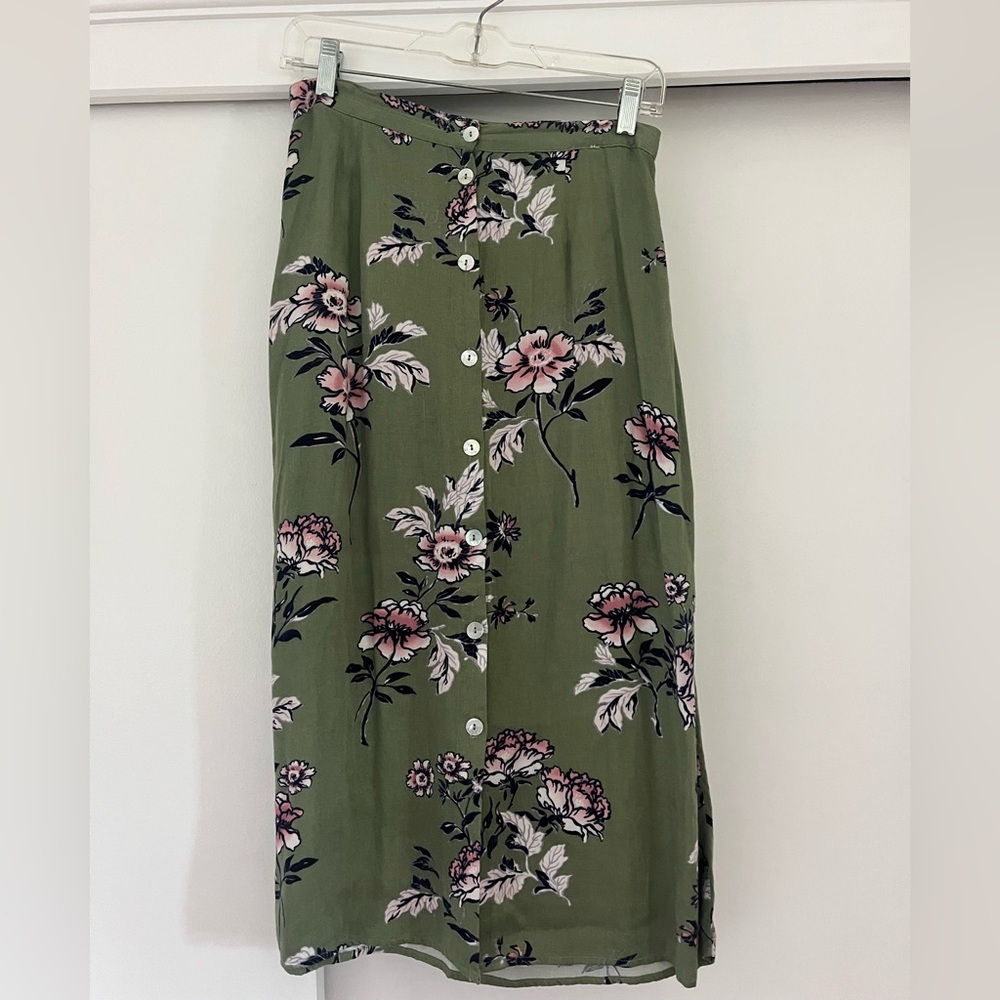 MINKPINK Olive Floral Button Down Skirt